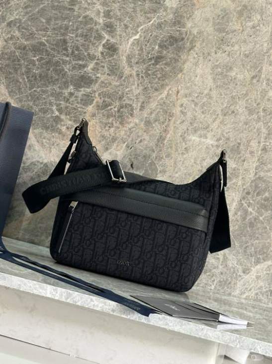 Picture of Dior Mens Bags _SKUfw239224401fw